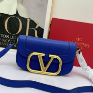 Valentino Garavani Large Supervee Shoulder Bag In Calfskin Blue